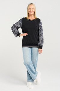 18: Isadora Top Stone Lily