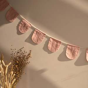 Bunting: Linen Scallop bunting ® -Ballet