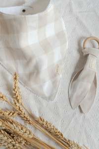 Linen/Towelling Dribble bib ® -Oat Gingham
