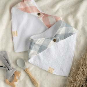 Baby: Linen/Towelling Dribble bib ®- Dove Gingham