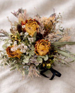 Products: Dried Boxed Arrangement - Botanic Fusion