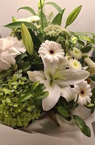 Bouquet Classic - White & Green