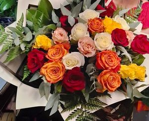 Every Day: Classic Roses