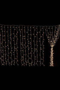 Lighting: 860 LED Fairy Light Curtain 8m x 4m H