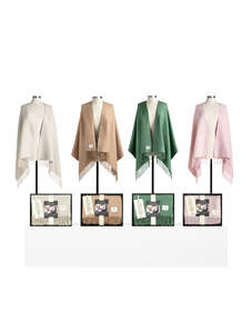 Ladies: Demdaco Giving Wrap