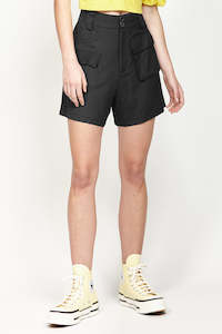 Leo Be: LEO + BE ANA SHORT