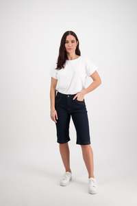 Esmaee: VASSALLI STRAIGHT LEG CONTRAST STITCH DENIM SHORT
