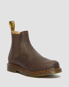 Dr Martens: DR MARTENS 2976 YS CHELSEA BOOT - DARK BROWN CRAZY HORSE