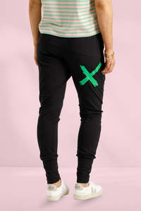 Homelee Apartment Pants Black With Kelly Green X