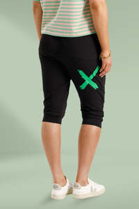 Apartment: Homelee 3/4 Apartment Pants Black With Kelly Green X
