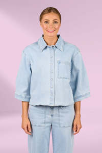 Knewe: Knewe Coupe Shacket Light Wash