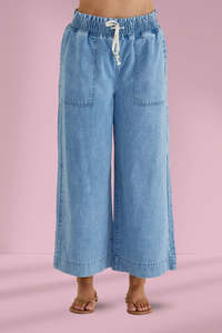 Cool Summer: Betty Basics Saffra Relax Leg Jeans Medium Wash