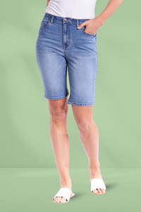 Cool Summer: Betty Basics Bonnie Bermuda Shorts Denim Blue