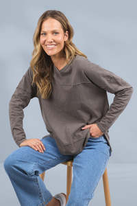 Cool Winter: Foxwood Jayne Throw On Top Stone Grey