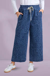 Modern: Elm Anna Animal Denim Pants Dark Blue Animal Print