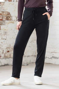 Deep Autumn: Vassalli Walker Merino Pants Black