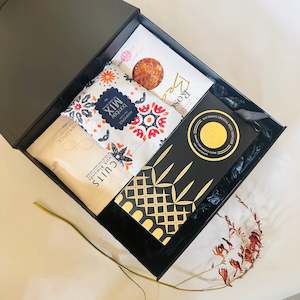 Sophisticated Scent & Snack Gift Box