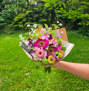 Bouquet Subscriptions: Seasonal Flower Subscription - Weekly x 4