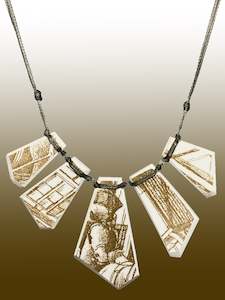Crown Lynn: Crown Lynn Wayside Ceramic Array Necklace