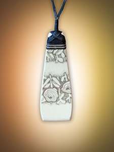 Ceramic Jewellery: Crown Lynn Pendant