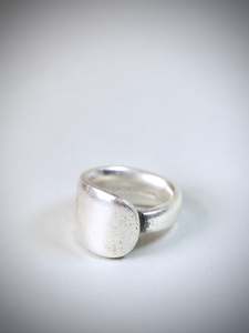 Ring, Medium