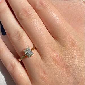 Lab Diamonds: BWJ - 9ct Two Tone 1.01ct Certificated Radiant Cut Lab Grown Diamond F VS1 4X Claw Set