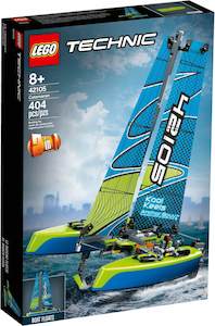 Ships: LEGO Technic 42105 Catamaran