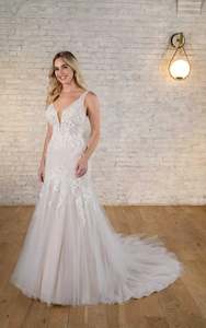 Products: 7696 Stella York