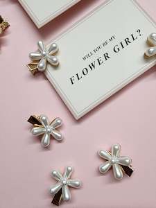 Shop Now: Flower Girl Pearl Daisy Clip