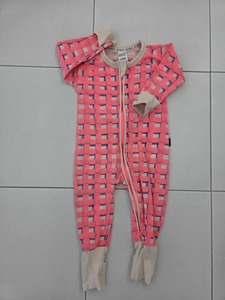 EUC SIZE 6-12 MONTHS