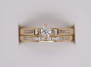 Rings: 9ct Gold CZ 2 Ring Set B26J81