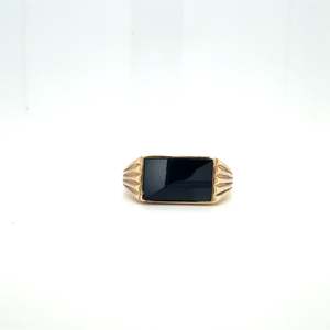 Jewellery: Pure Black: 9ct Gold Rectangle Black Onyx Statement Ring