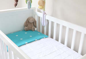 Babies Mums: Quilted Cot Protector