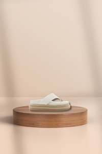 Womens Shoes: Amaya Sandal Bone