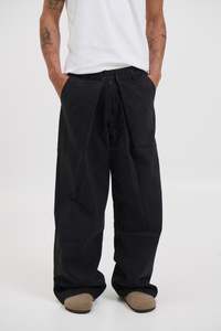 Menssale: Robert Folded Jean Black - FINAL SALE