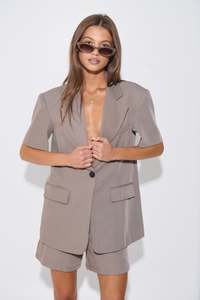 Wyn Bermuda Short Taupe