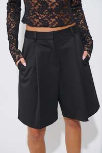 Womens Shorts: Mika Short Black