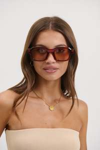 Womens Sunglasses: BS9016-1 Brown