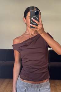 Womens Tops: Belle Lace Top Chocolate