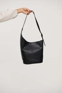 Genna Shoulder Bag Black Pebble