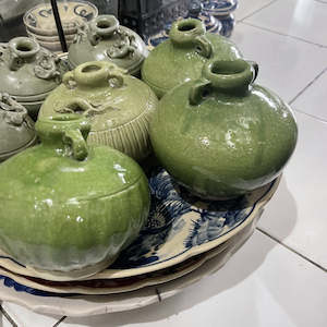 25433 Green Gecko Pot