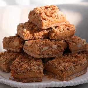 The Daily Menu: Oaty Caramel Macadamia