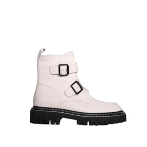 Boots: Down Town - Snow White