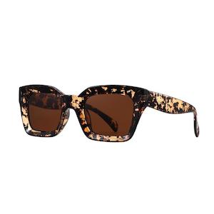Reality Eyewear: Onassis - Honey Turtle