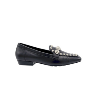 Flats: Beiha - Black
