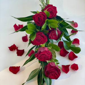 All Flowers: Six Red Rose bouquet