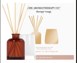 The Aromatherapy Company Therapy Mini Candle & Diffuser Gift Set – Peony &&hellip;