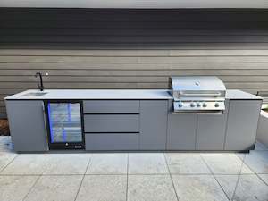 Premium Outdoor Kitchen: Aria Bay Outdoor Kitchen by Love Kitchens