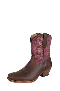 Thomas Cook: Women's Vegas Boots