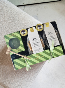 Gift Baskets Gift Boxes Nz: Mr grinch gift box